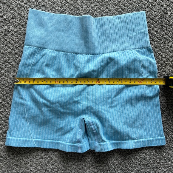 LIKE NEW Workout Set - Picture 8 of 10